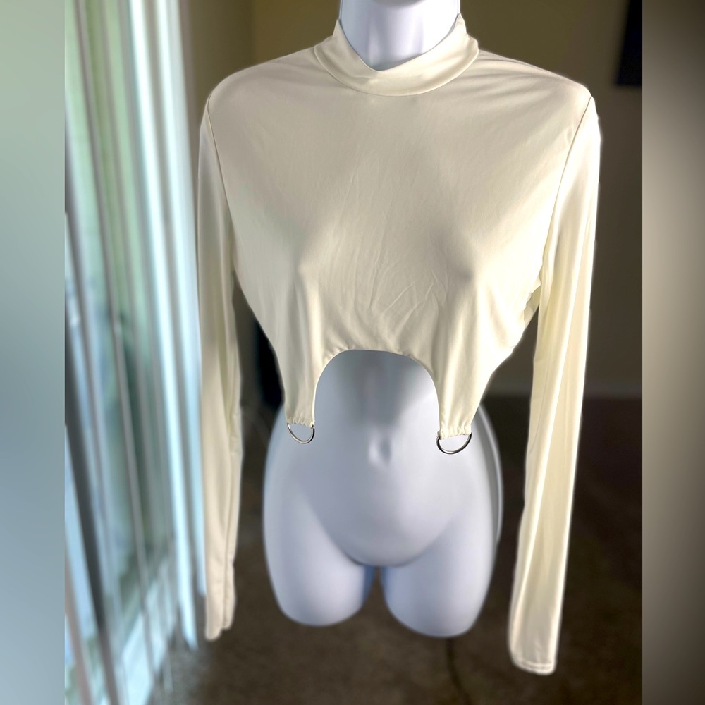 Long Sleeve Crop Top by Prettylittlething